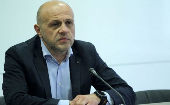 Тайни клиенти пратил вицепремиерът Томислав Дончев след сигнали за проблеми