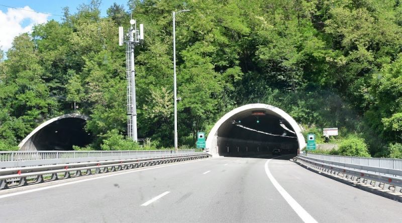 Въведено е временно движение в тунел Ечемишка“ в посока Варна,