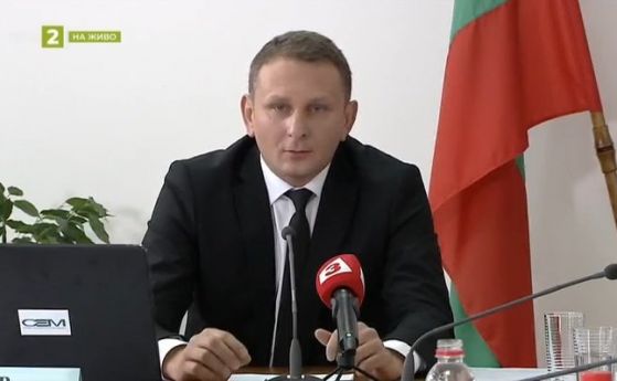  Кандидатът за общоприет шеф на Българска национална телевизия Явор Симов показа концепцията си пред Съвет за електронни медии 