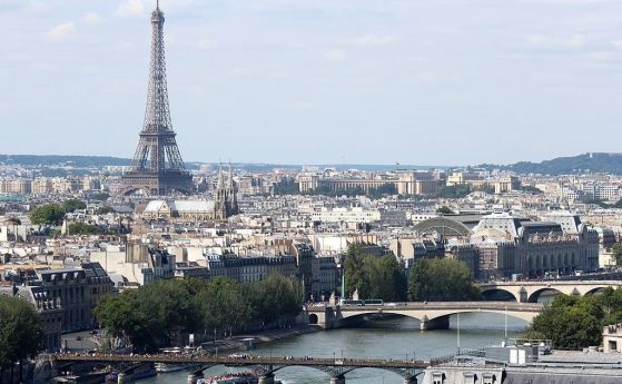 Необичайно високите температури във Франция и особено Париж