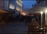 Феновете на Левски пиели вода преди мелето в Братислава
