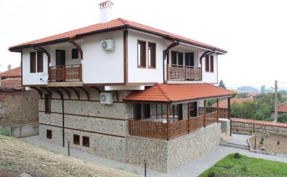 Министър Десислава Танева обяви че 746 къщи за гости построени