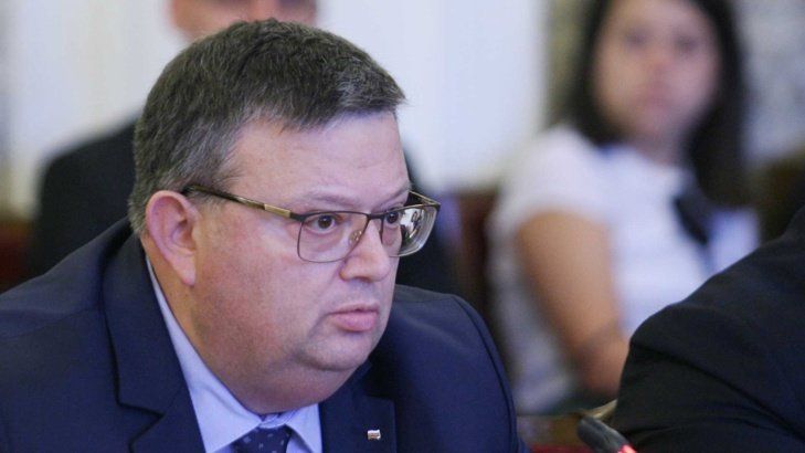 Започва процедурата за избор на нов главен прокурор на България.
Пленумът