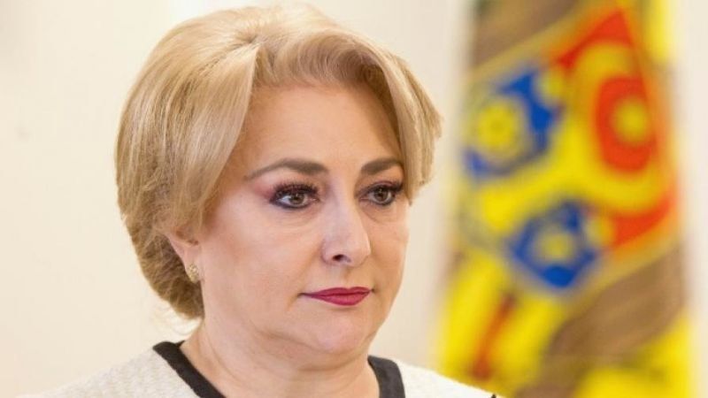 Румънският министър-председател Виорика Дънчила обяви, че ще уволни министърта на