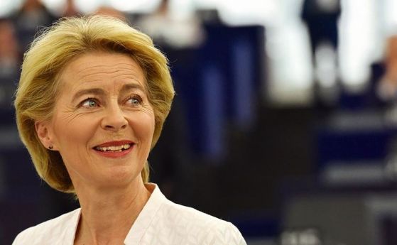  Урсула фон дер Лайен подава оставка като министър на защитата на Германия 