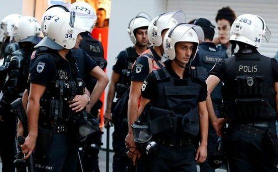 Най малко 23 души в Истанбул и 8 души в Анкара