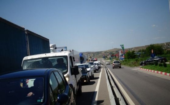 Трафикът е интензивен на ГКПП Калотина на българо сръбската граница на