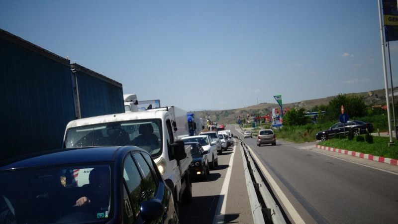 Трафикът е интензивен на ГКПП Калотина на българо-сръбската граница на