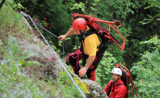 Планински спасители са оказали помощ на жена със счупен крак