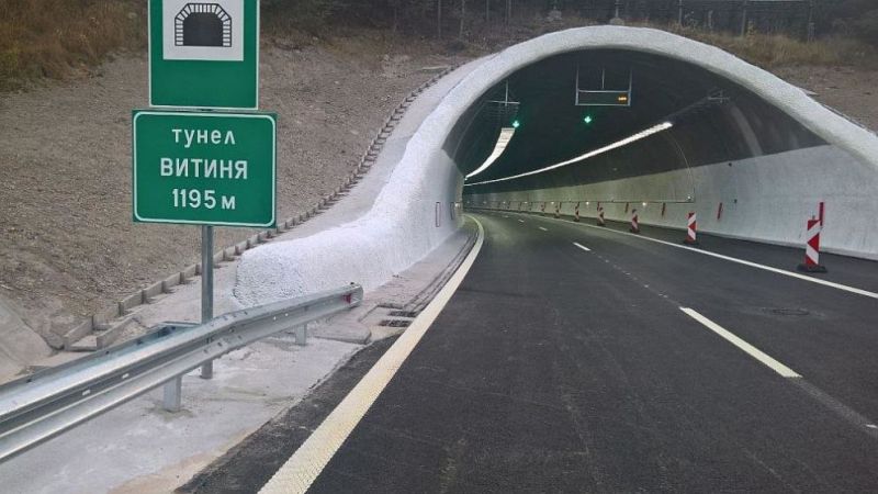 Движението в тунел Витиня на магистрала Хемус е ограничено, заради запалил