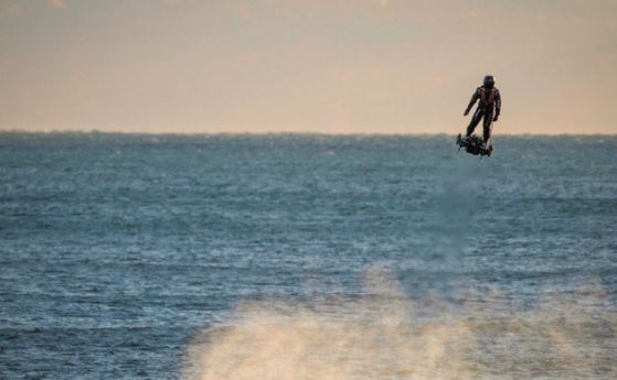  Френски авантюрист падна във водата при опит да прелети Ла Манша 