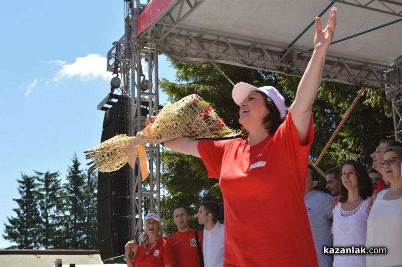 Докато лидерът на БСП Корнелия Нинова вдигаше на крака социалистите