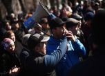 Сблъсъци в Киргизстан: Спецчасти щурмуваха дома на бившия президент, 1 е убит, 36 - ранени