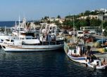 Напрежение на Самотраки, гневни туристи чакат на дълги опашки за лодки