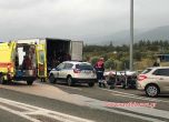 Мигранти в хладилни камиони: 41 живи в Гърция, 8 трупа в Румъния
