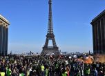 Нови сблъсъци на жълтите жилетки с полицията в Париж