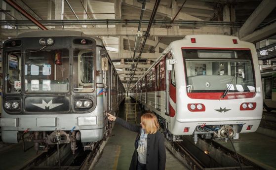 Обновяват влакове от старото метро, слагат прегради по станциите