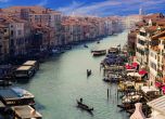 Коронавирусът ''изчисти'' венецианските канали: водата е бистра, в нея плуват рибки