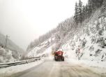 176 машини чистят в София, обилен сняг в Смолян и областта