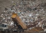 Напрежение в Сливен, след като контейнер на камион се сцепи на сметище
