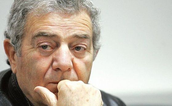 Стафан Цанев: Азбуката ни не е кирилица, а българска - създадена в България от българи