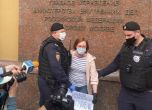 10 секунди протест и веднага арест: Задържаха руски журналисти, защитили свой колега (снимки)