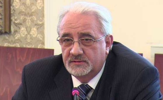 Муравей Радев: Нищо държавно не е прокопсало. Идеята за бензиностанциите е абсурдна