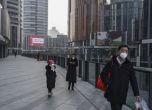 Пекин анулира над 1200 полета заради ръст на заразени с коронавируса