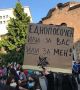 Десетки хиляди на площада, повече дори от вчера. Групичка счупи стъкла на входа на Партийния дом (Видео и снимки)