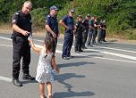 Вода за полицаите: Пътят Стара Загора - Хасково остава блокиран вече повече от 40 часа