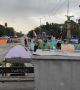 Орлов мост тази сутрин: Над 30 палатки. Пейки и контейнери на барикадата (снимки, видео)