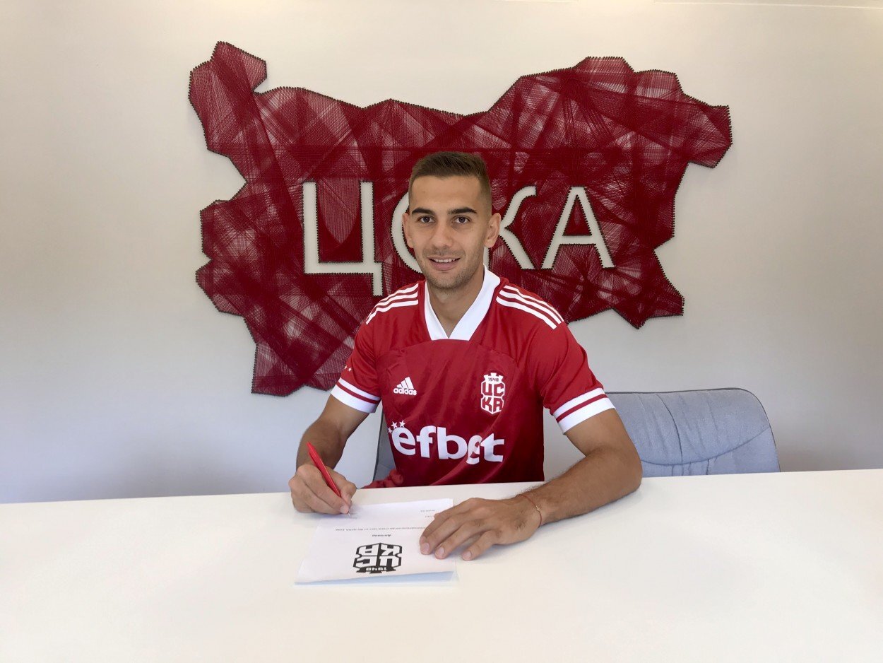 Ивайло Чочев вече официално е футболист на новака в Първа