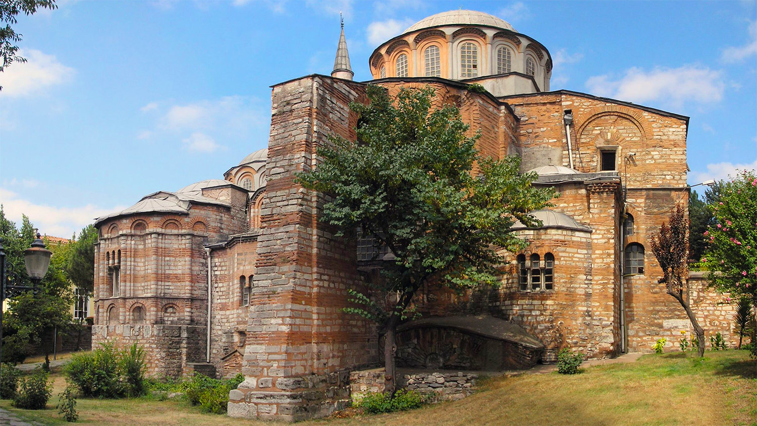 Превръщането в джамия на манастира Хóра в Истанбул предизвиква съжаление и