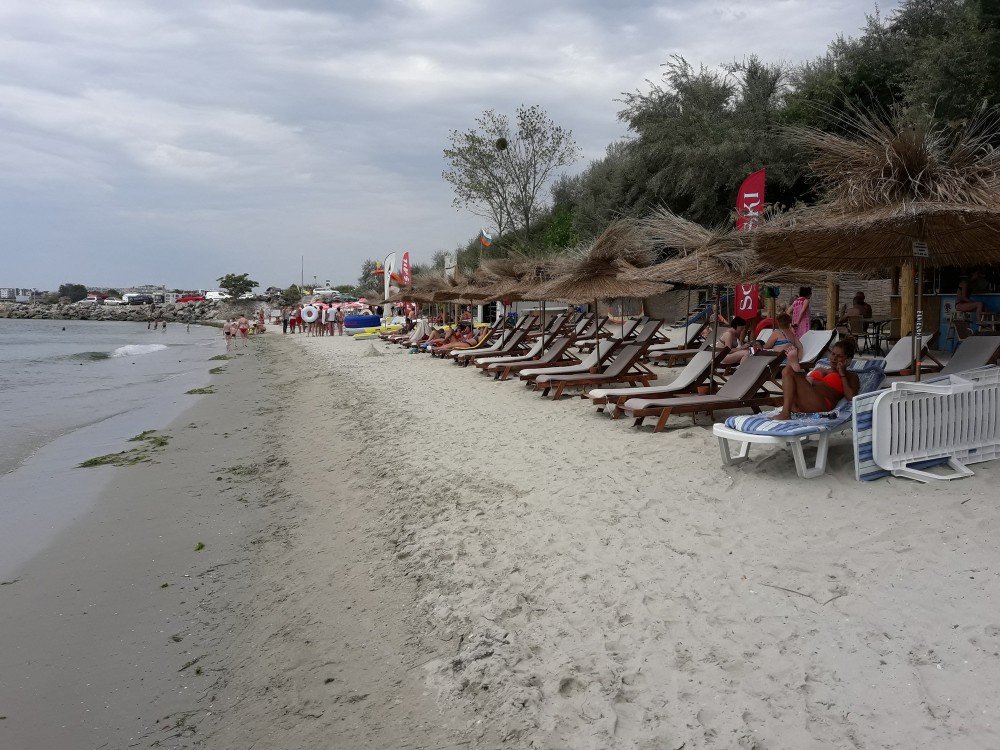Концесионерът на плаж Академика“ в Равда ще бъде санкциониран заради