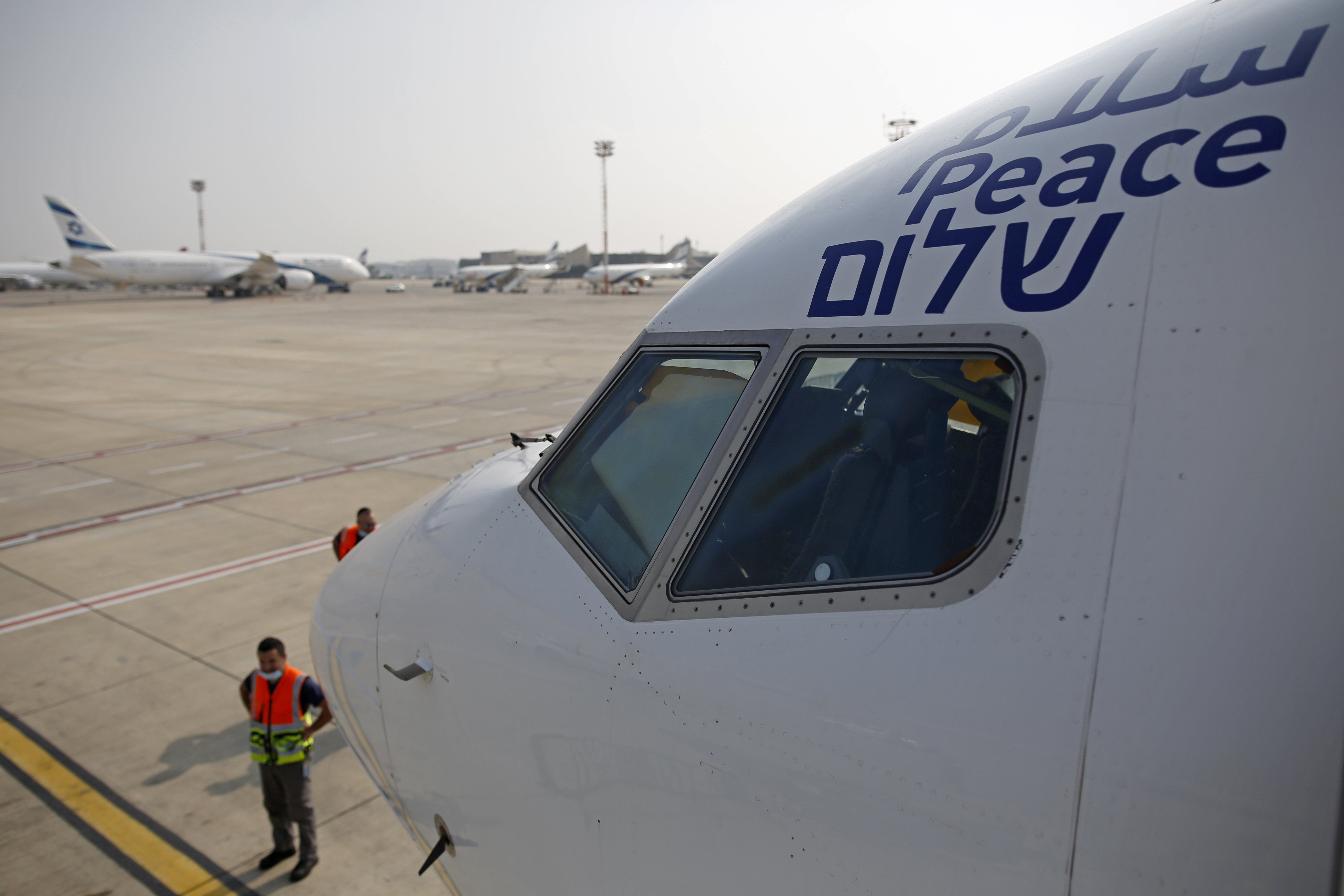 Днес от Тел Авив излетя първият самолет, изпълняващ пряк търговски