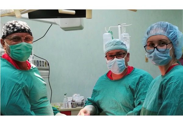 Тумор с тегло над 13 кг отстраниха акушер гинеколозите в УМБАЛ
