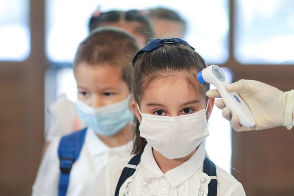 Франция отбеляза нов тревожен рекорд на заразени с коронавирус за