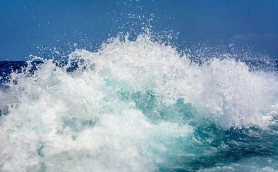 В планините не е за туризъм, до 4 бала вълни в морето