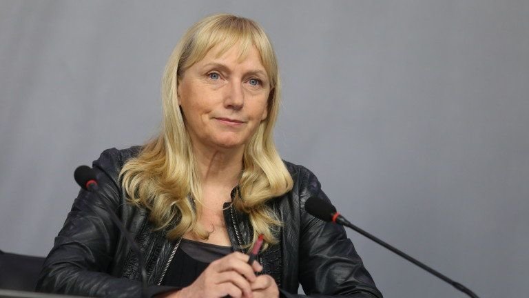 Евродепутатът от БСП ПЕС Елена Йончева обяви че Корнелия Нинова я е
