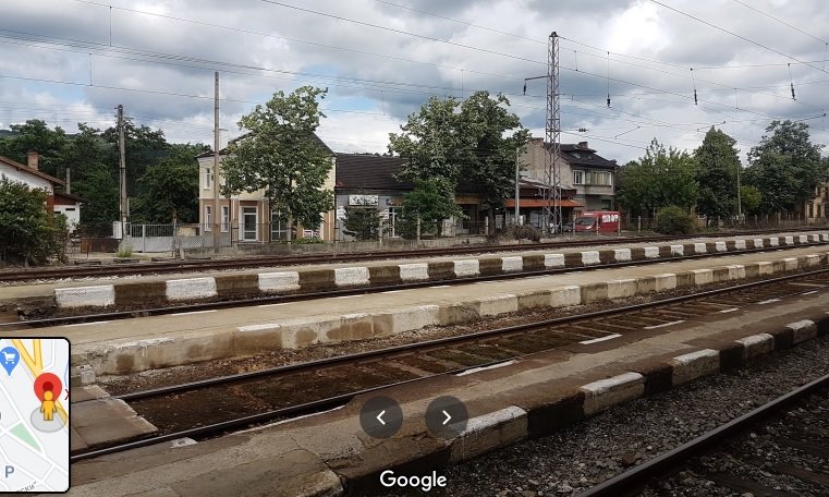 Мъж е бил намушкан в бързия влак от София за