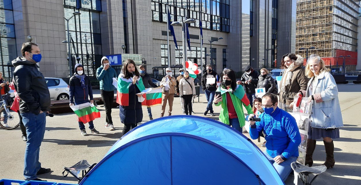 Българи живеещи в Белгия отново се събраха пред Европейската комисия