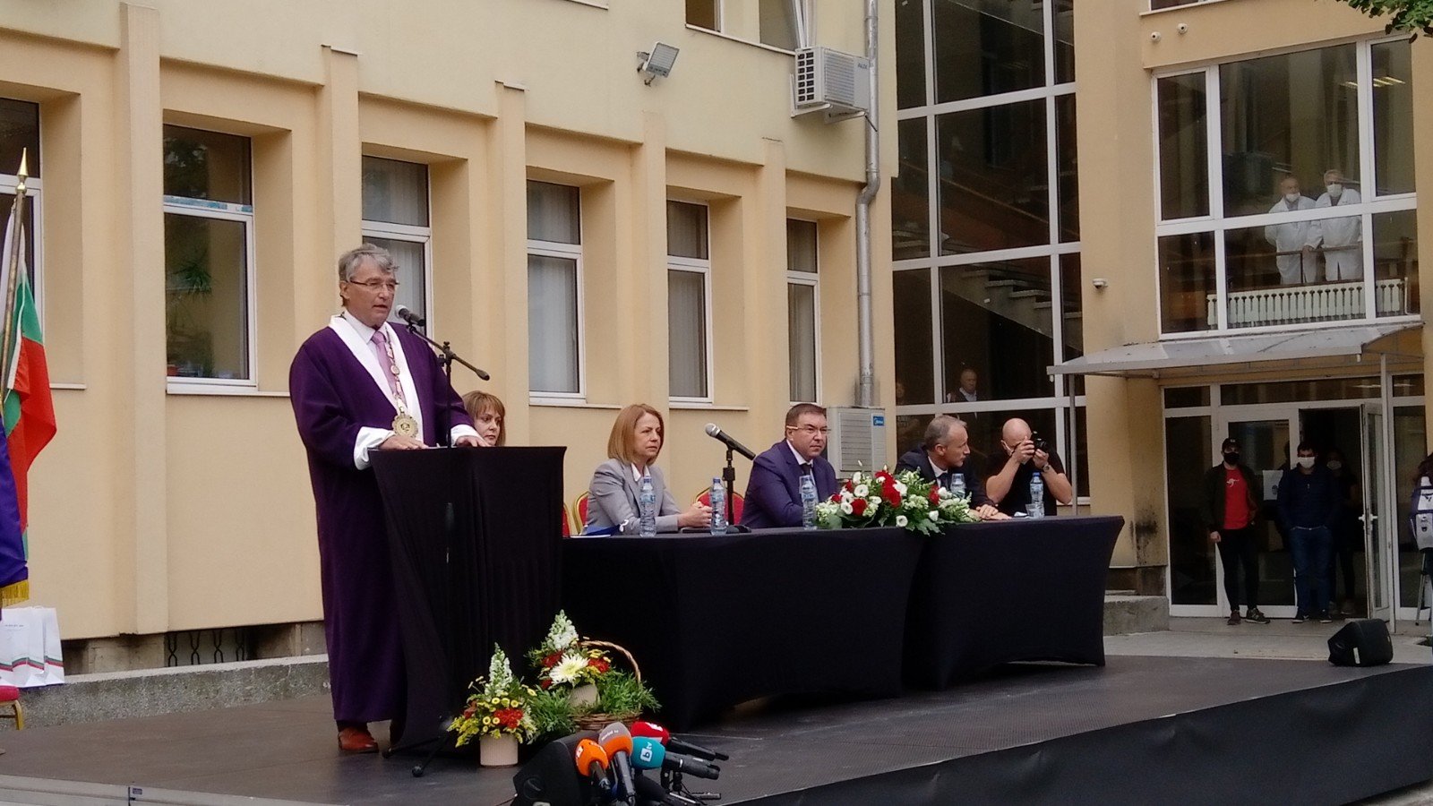 С тържествено слово от новия ректор акад Лъчезар Трайков беше открита