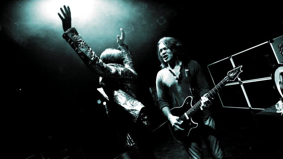 Легендарният китарист и основател на едноимената група Van Halen
