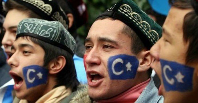 Британският външен министър Доминик Рааб не изключи възможността страната му