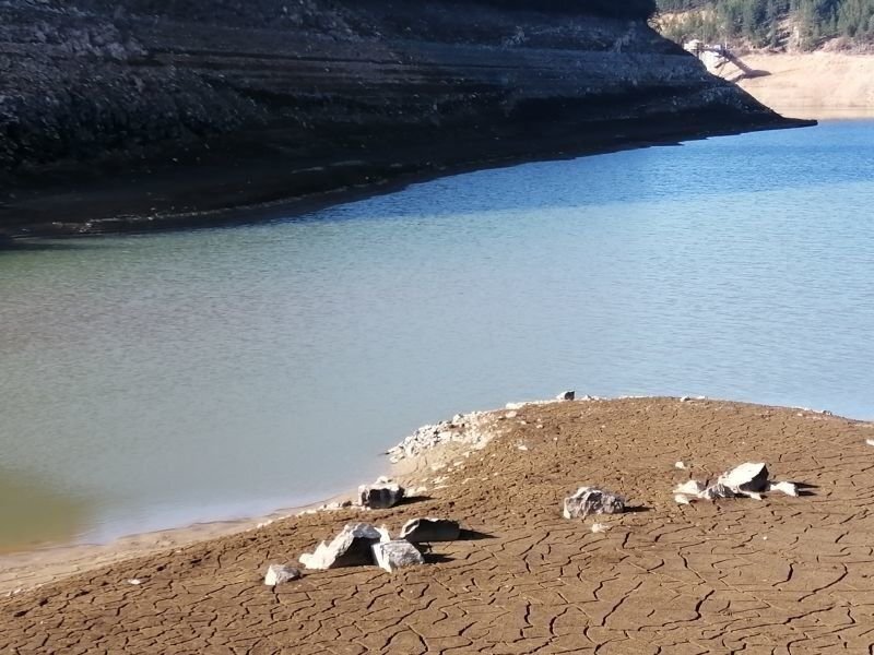 Министерството на околната среда и водите отпусна вода от яз