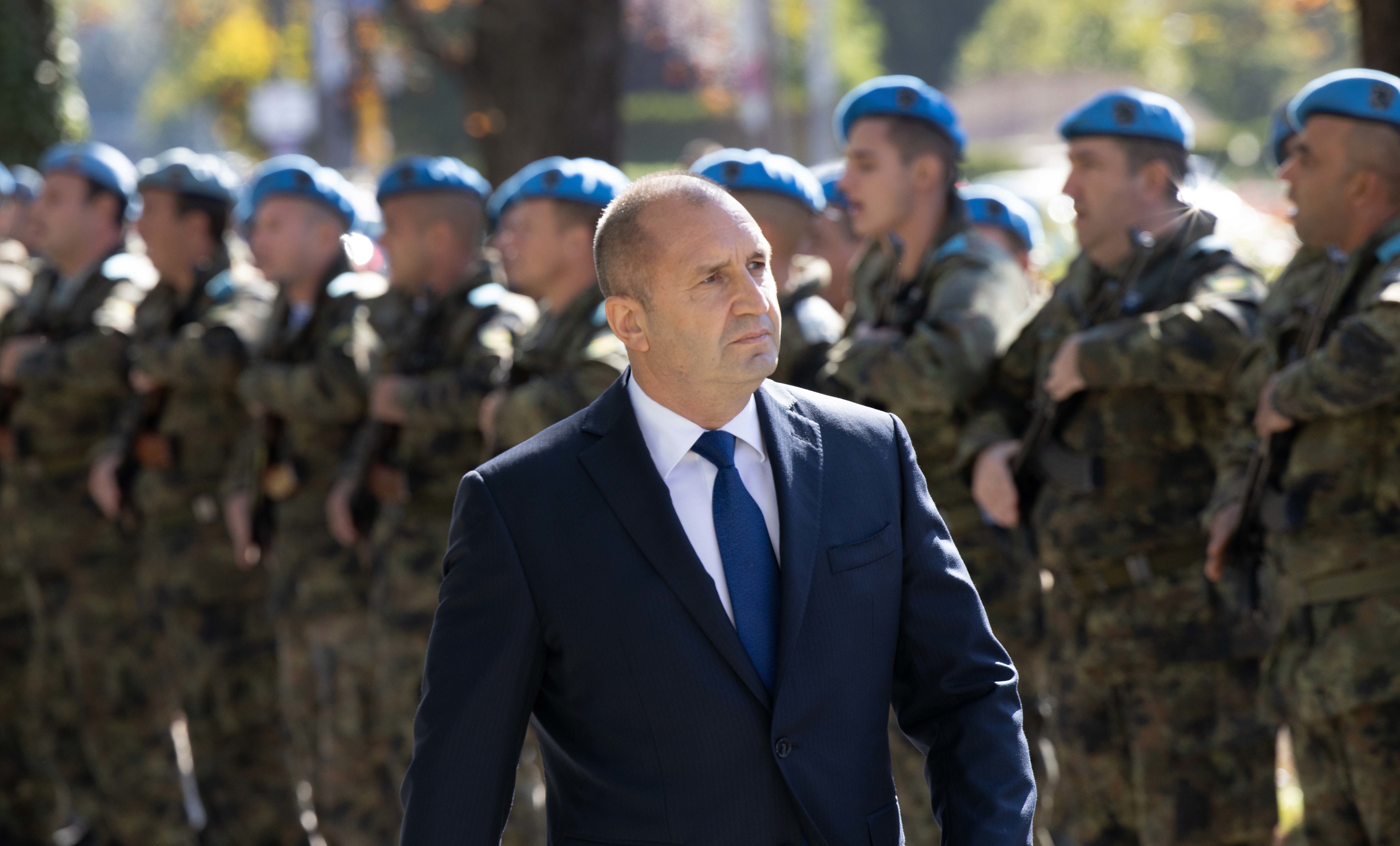 Държавният глава и върховен главнокомандващ на Въоръжените сили Румен Радев