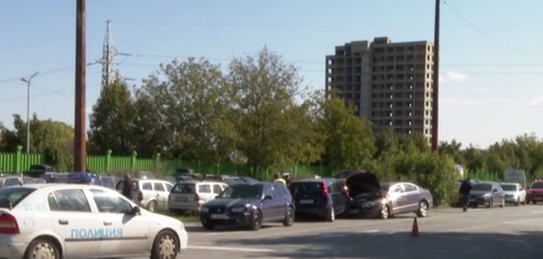 Верижна катастрофа между пет коли се е случила в Шумен предаде