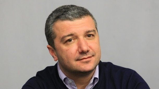 Депутатът от БСП Драгомир Стойнев е заразен с коронавирус. Зам.-председателят