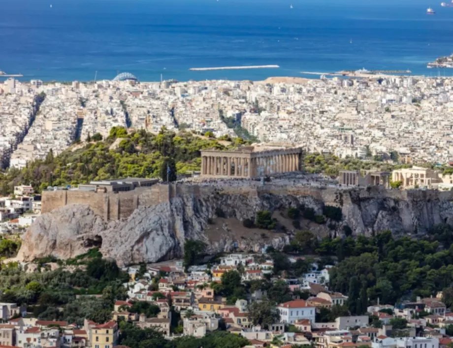 Гърция въвежда допълнителни мерки  включително вечерен час в Атина и Солун от