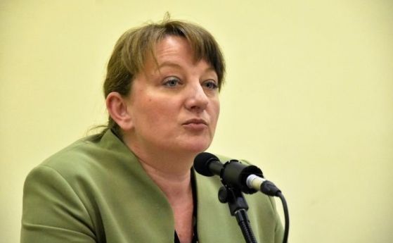 Сачева: Занимаваме се с проблемите на хората, затова не подадохме оставка